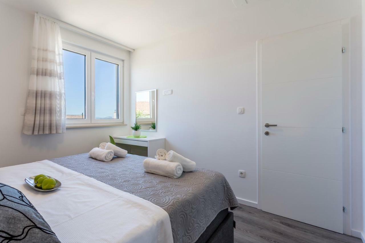 Apartments Villa 19 Podstrana Rom bilde